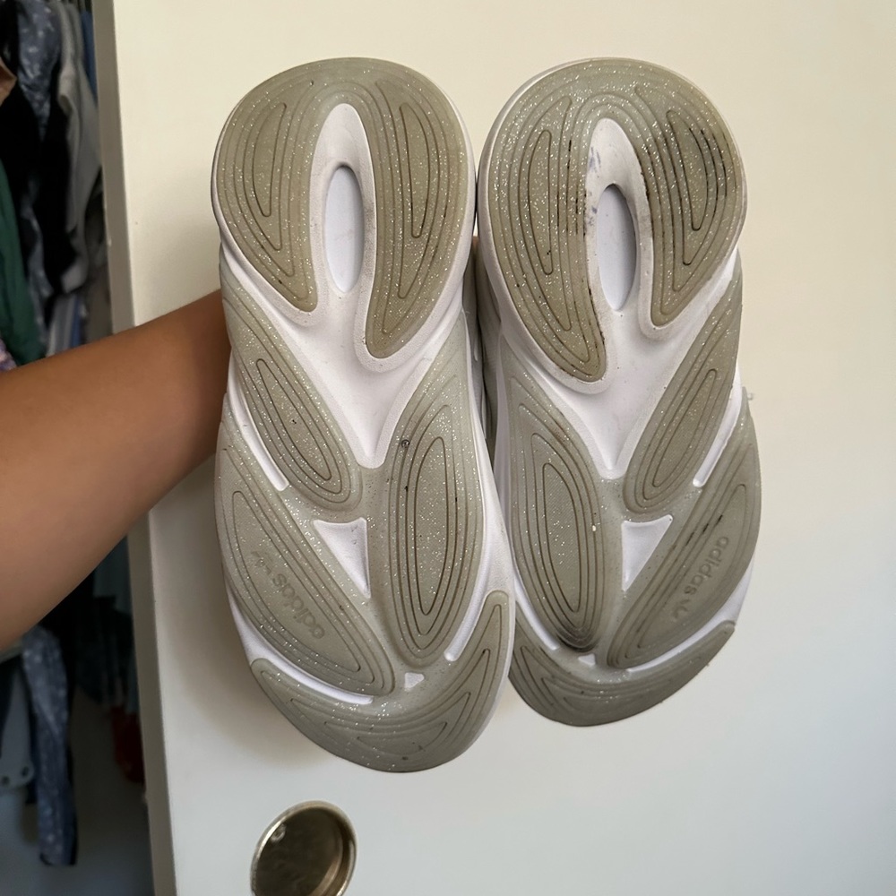 Adidas ozweego - Picture 4 of 7